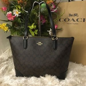 🍀🌸 coach signature zip tote 🌸🍀